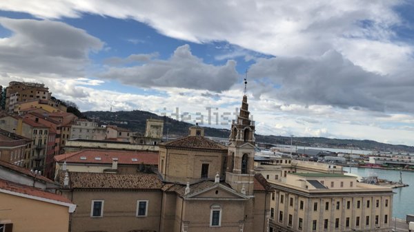 appartamento in vendita ad Ancona in zona Piano San Lazzaro