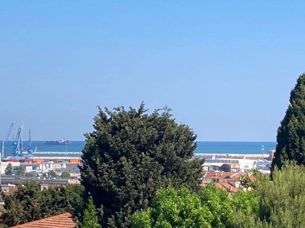 appartamento in vendita ad Ancona in zona Piano San Lazzaro