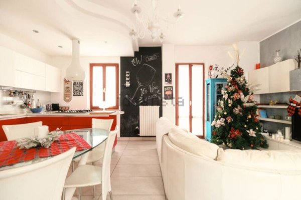 casa indipendente in vendita ad Ancona in zona Pietra La Croce