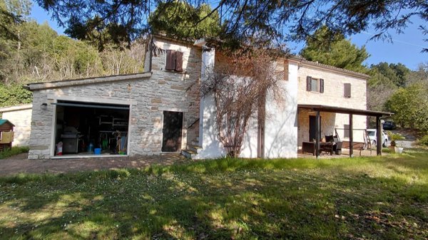 casa indipendente in vendita ad Ancona in zona Portonovo