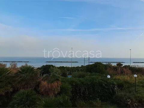 casa indipendente in vendita ad Ancona in zona Collemarino