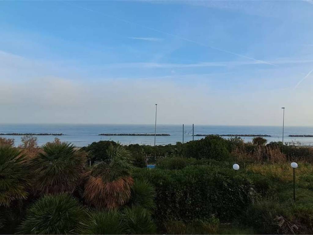 casa indipendente in vendita ad Ancona in zona Posatora