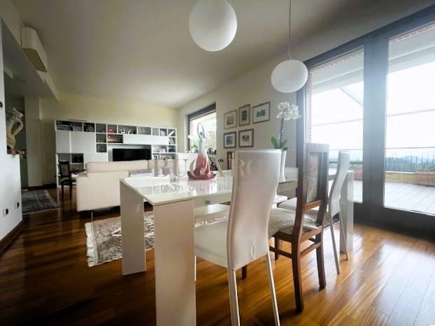 casa indipendente in vendita ad Ancona in zona Candia