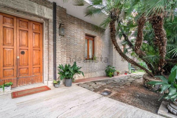 casa indipendente in vendita ad Ancona in zona Adriatico