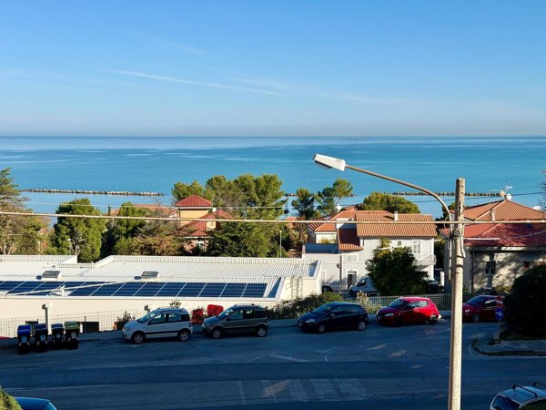 appartamento in vendita ad Ancona in zona Torrette