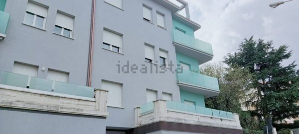 appartamento in vendita ad Ancona in zona Adriatico