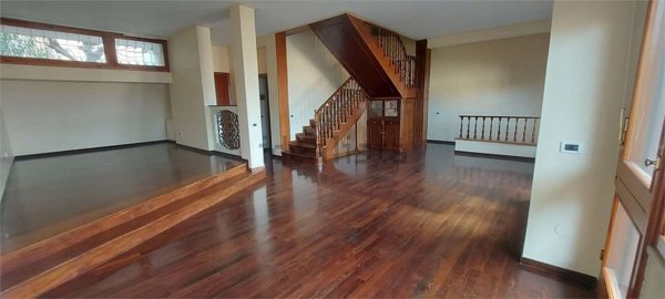 casa indipendente in vendita ad Ancona in zona Montirozzo