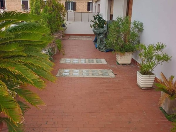 appartamento in vendita ad Ancona in zona Palombare