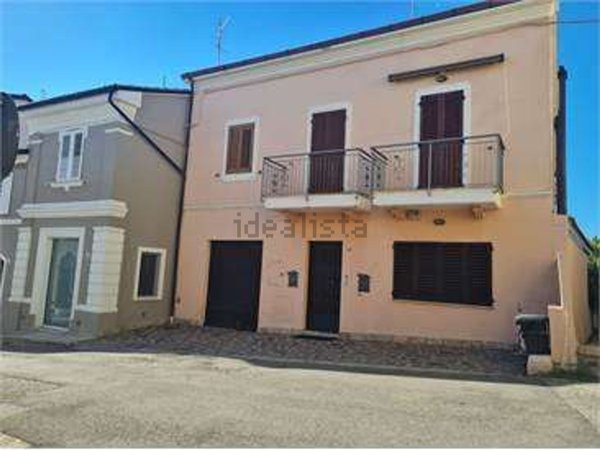 appartamento in vendita ad Ancona in zona Piano San Lazzaro