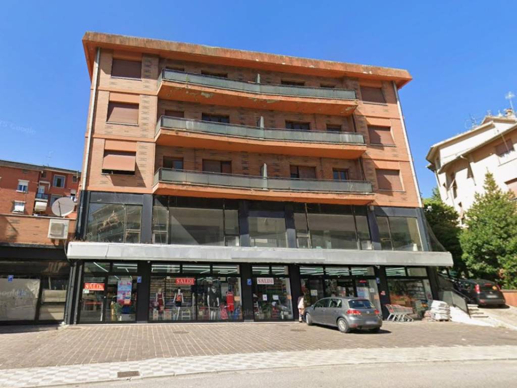 ufficio in vendita ad Ancona in zona Piano San Lazzaro