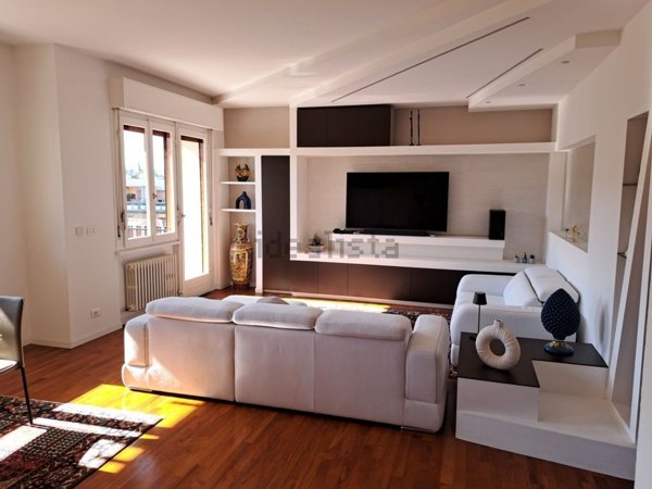 appartamento in vendita ad Ancona in zona Adriatico