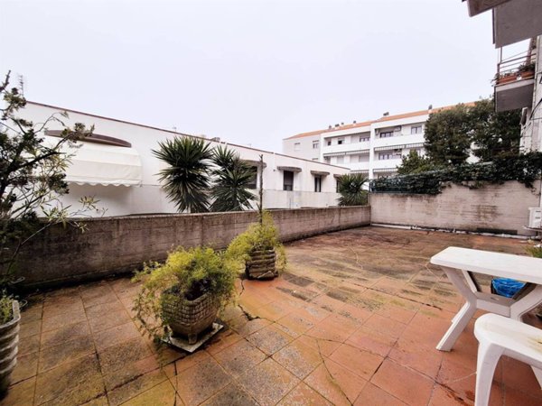 appartamento in vendita ad Ancona in zona Varano