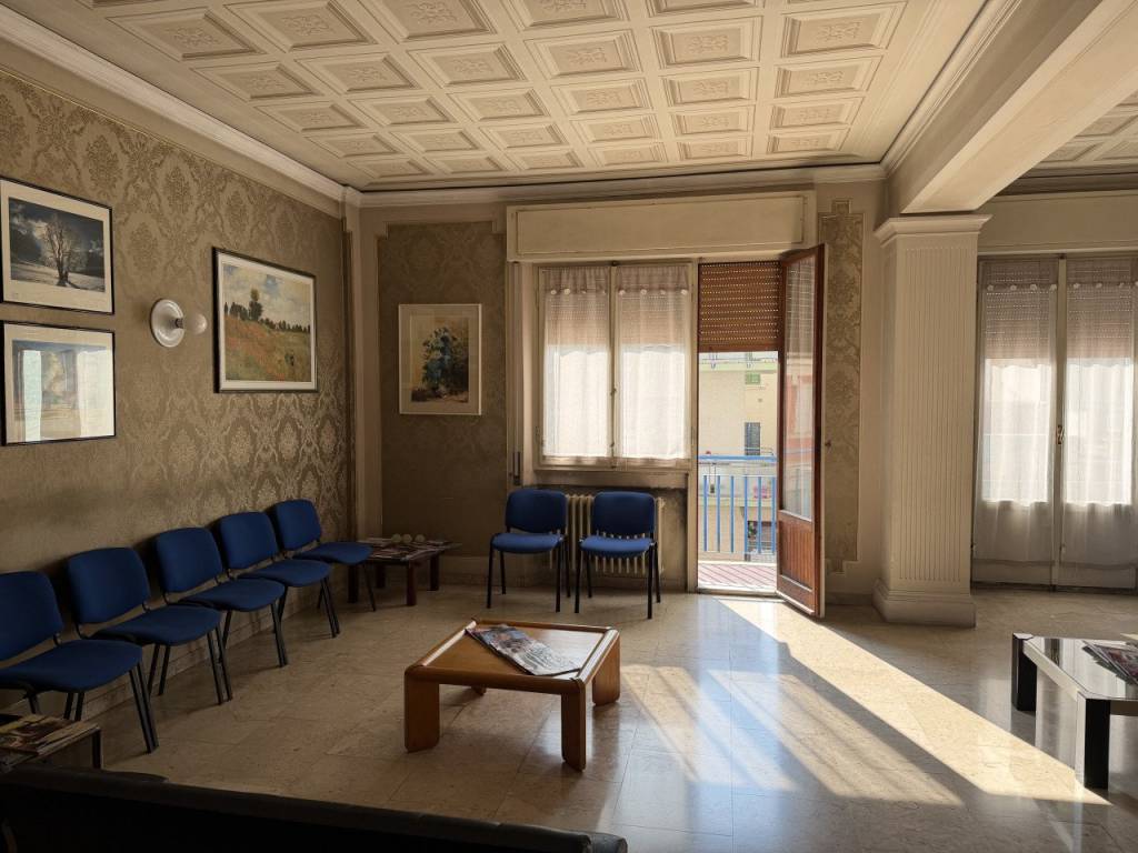 ufficio in vendita ad Ancona in zona Adriatico