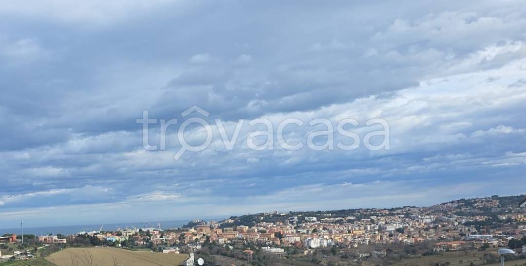 appartamento in vendita ad Ancona in zona Pinocchio