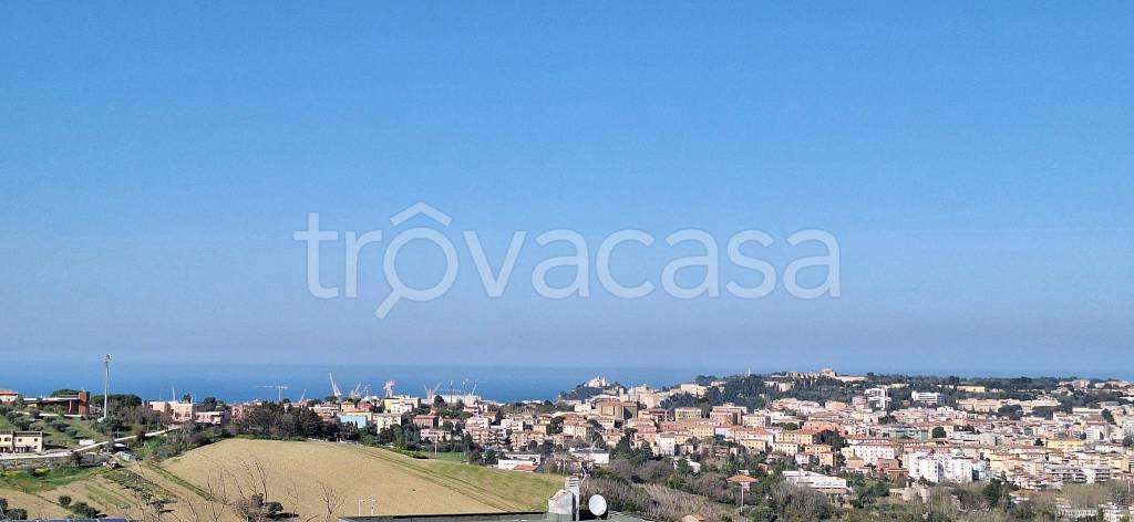 appartamento in vendita ad Ancona in zona Pinocchio