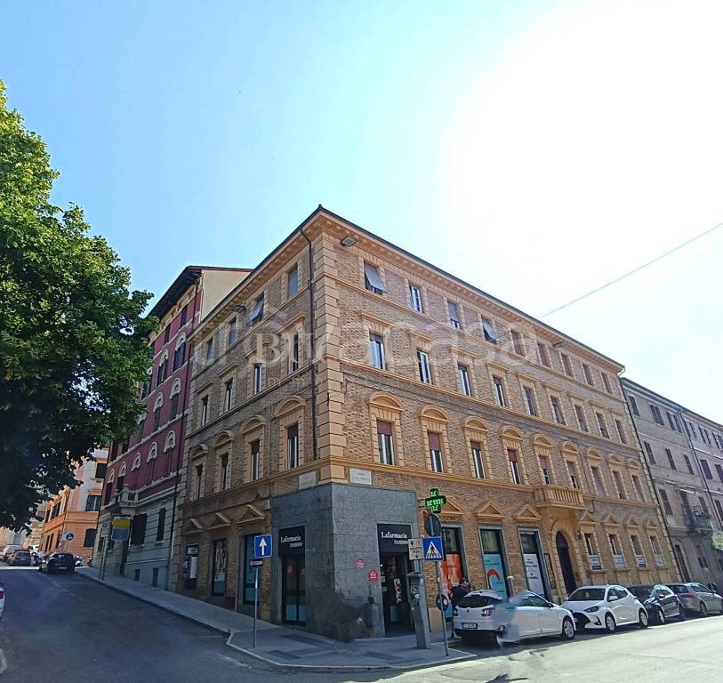 appartamento in vendita ad Ancona in zona Adriatico