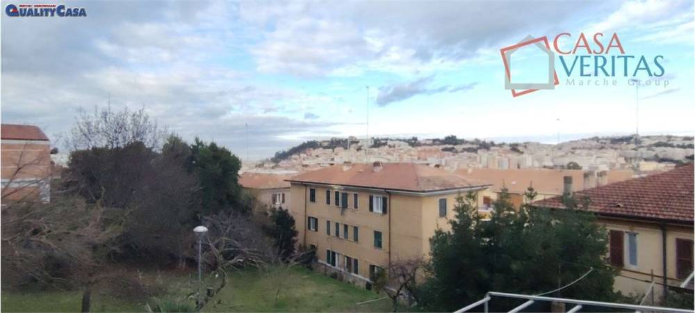 appartamento in vendita ad Ancona in zona Scrima