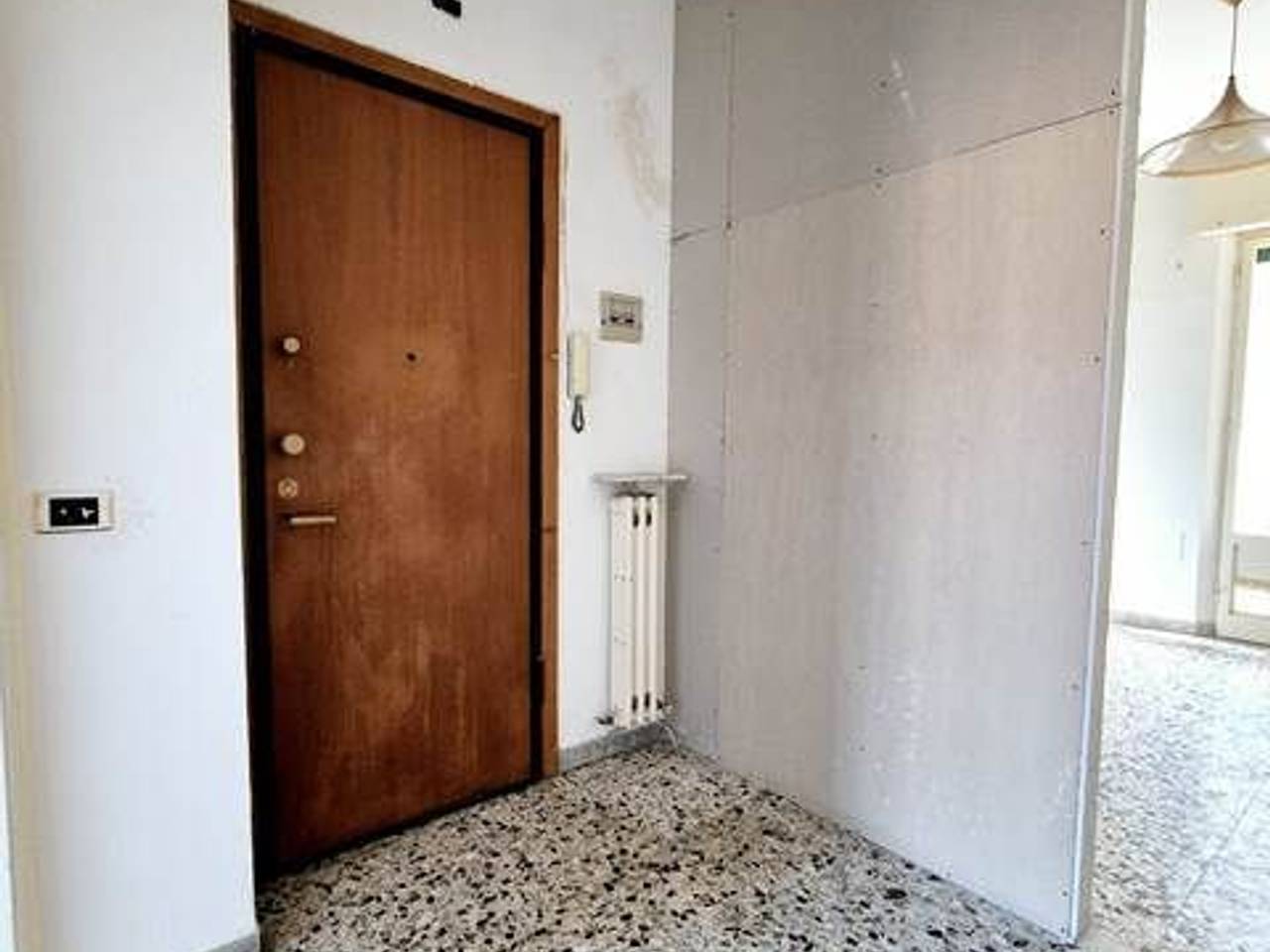 appartamento in vendita ad Ancona in zona Vallemiano