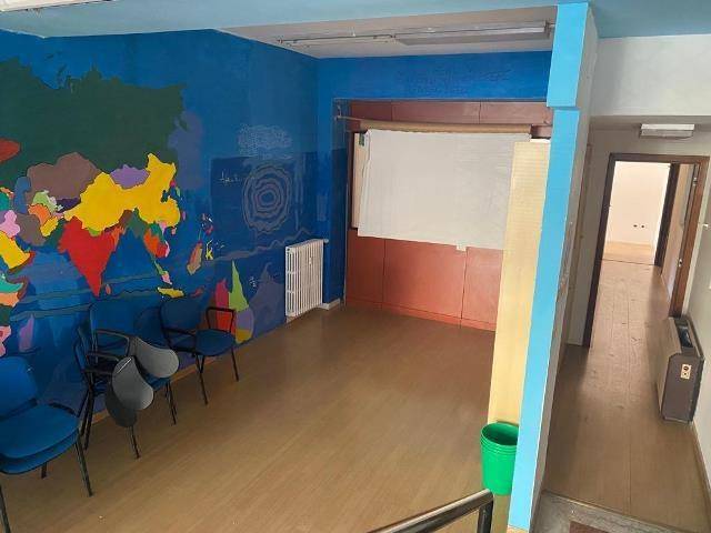 ufficio in vendita ad Ancona in zona Piano San Lazzaro