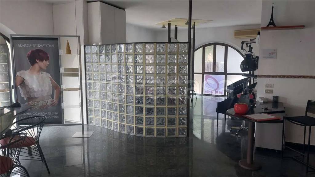 negozio in vendita ad Ancona in zona Piano San Lazzaro