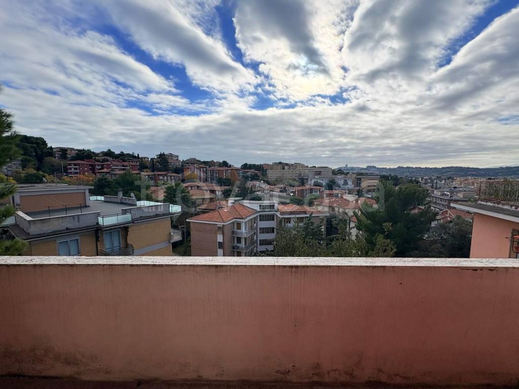 appartamento in vendita ad Ancona in zona Borgo Rodi