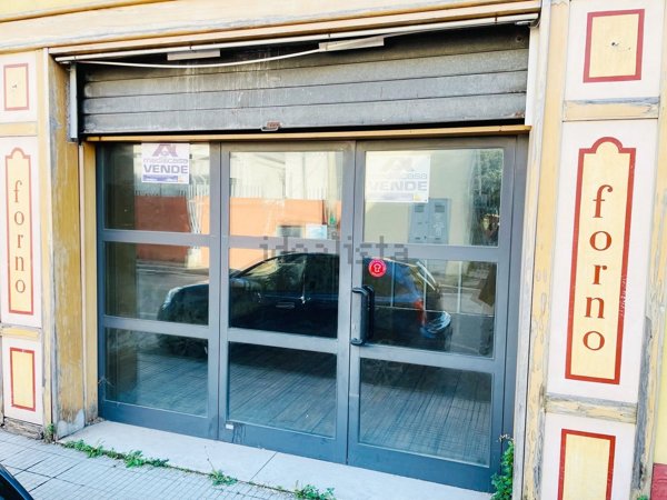 locale commerciale in vendita ad Ancona in zona Palombare