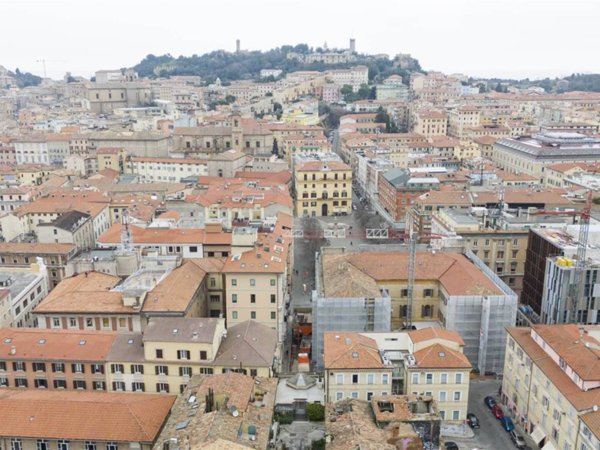 appartamento in vendita ad Ancona in zona Adriatico