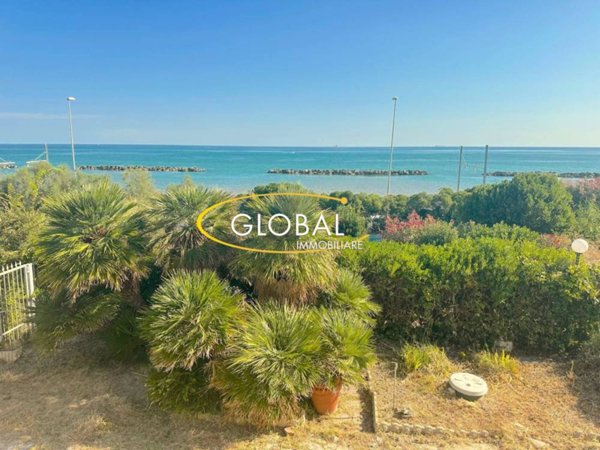 casa indipendente in vendita ad Ancona in zona Torrette