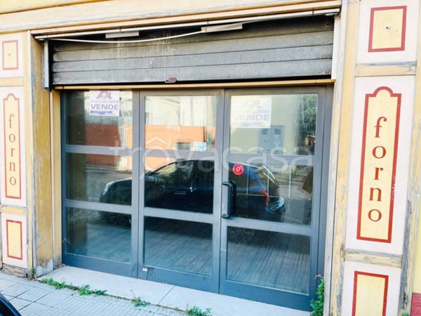 negozio in vendita ad Ancona in zona Palombare