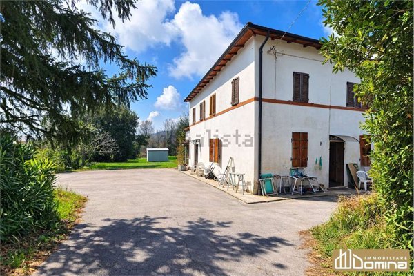casa indipendente in vendita ad Ancona in zona Collemarino