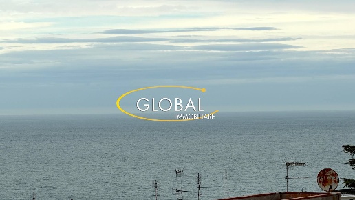 appartamento in vendita ad Ancona in zona Adriatico