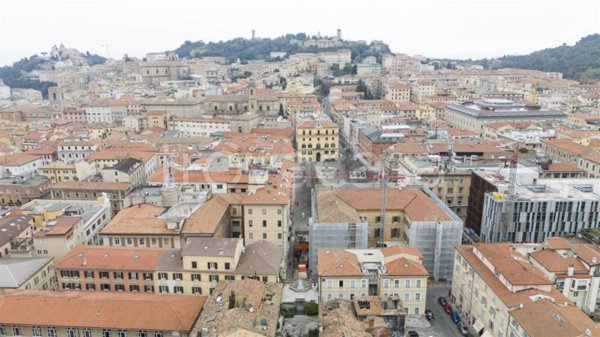 appartamento in vendita ad Ancona in zona Centro Storico