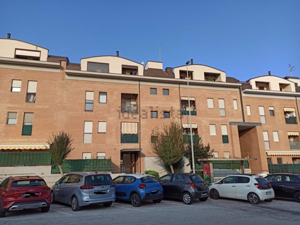 appartamento in vendita ad Ancona in zona Piano San Lazzaro