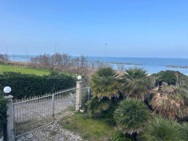 casa indipendente in vendita ad Ancona in zona Piano San Lazzaro
