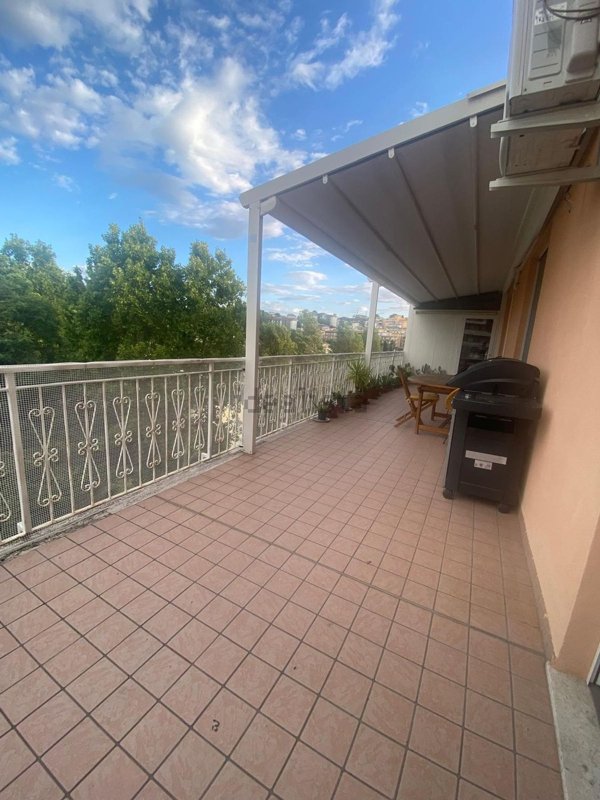 appartamento in vendita ad Ancona in zona Vallemiano