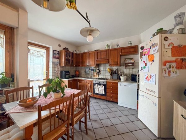 casa indipendente in vendita ad Ancona in zona Montedago