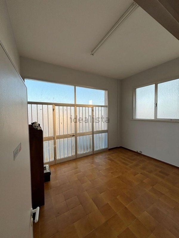 ufficio in vendita ad Ancona in zona Piano San Lazzaro