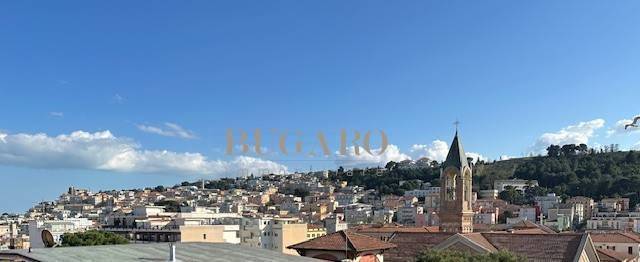 appartamento in vendita ad Ancona in zona Adriatico