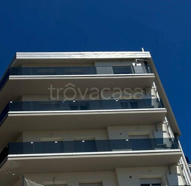 appartamento in vendita ad Ancona in zona Vallemiano