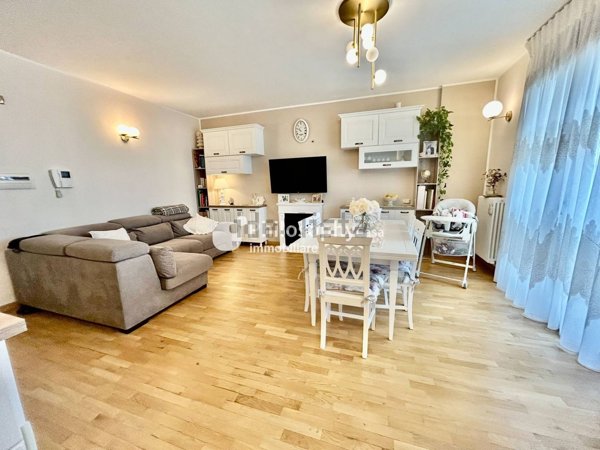 appartamento in vendita ad Ancona in zona Palombare