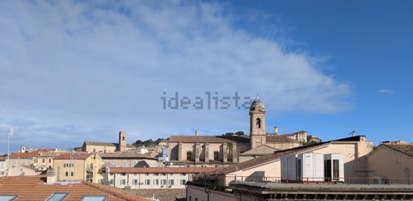 appartamento in vendita ad Ancona in zona Centro Storico