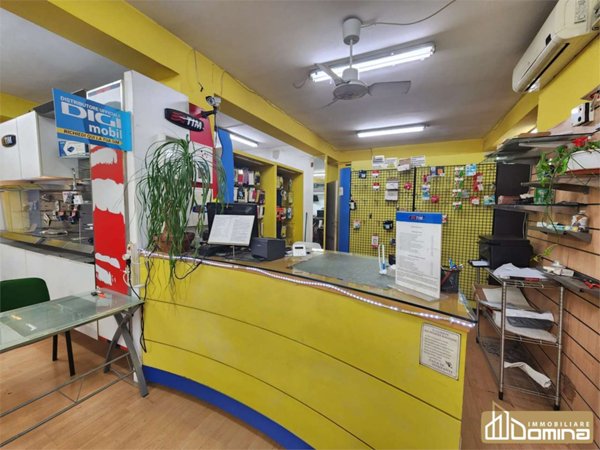 negozio in vendita ad Ancona in zona Delle Grazie