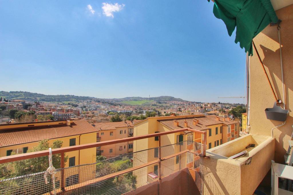 appartamento in vendita ad Ancona in zona Tavernelle