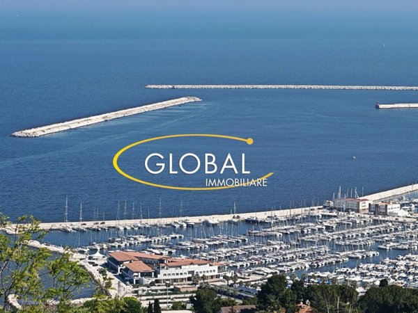 casa indipendente in vendita ad Ancona in zona Posatora