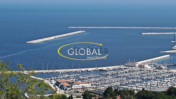 pentavano in vendita ad Ancona