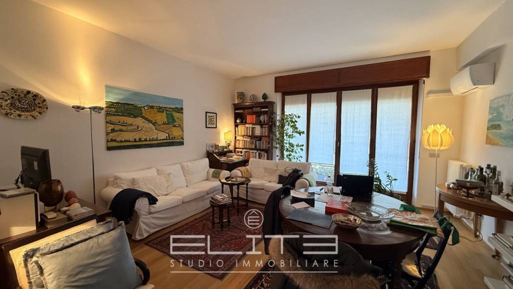 appartamento in vendita ad Ancona in zona Adriatico