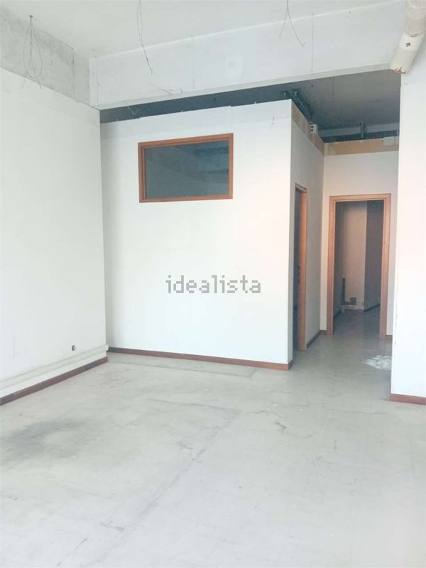 locale di sgombero in vendita ad Ancona in zona Torrette