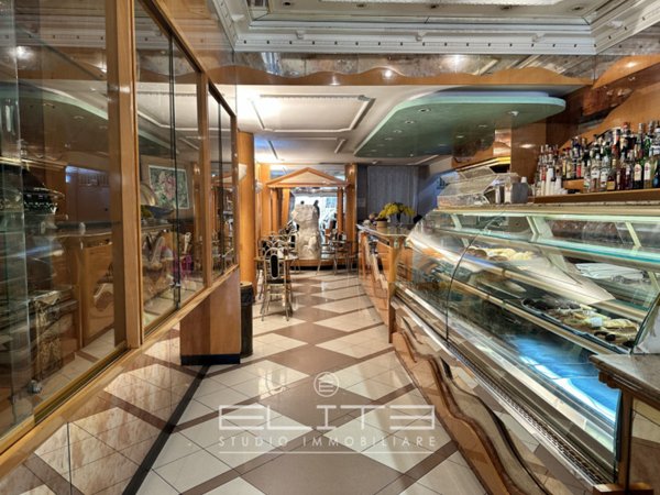 negozio in vendita ad Ancona in zona Centro Storico