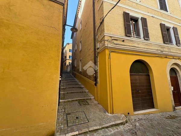 appartamento in vendita ad Ancona in zona Centro Storico
