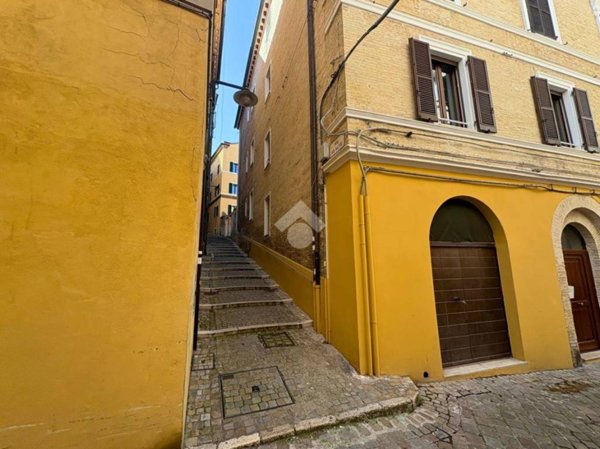 appartamento in vendita ad Ancona in zona Centro Storico